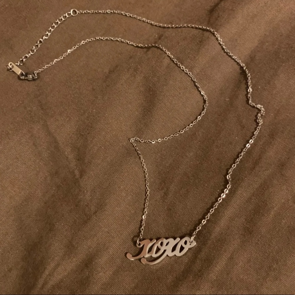 XOXO valentine silver necklace 18”